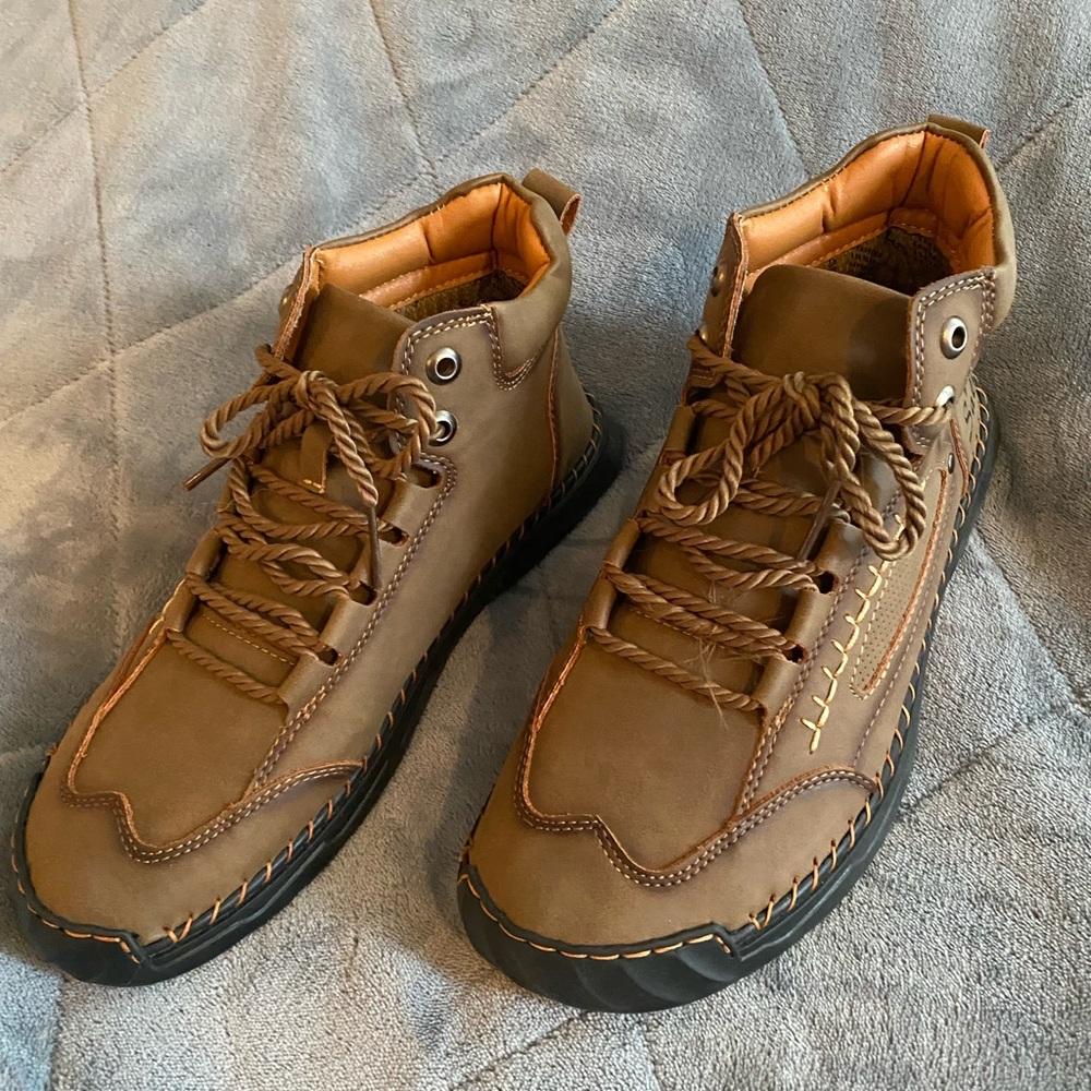 Men's Tan Chukka Boots